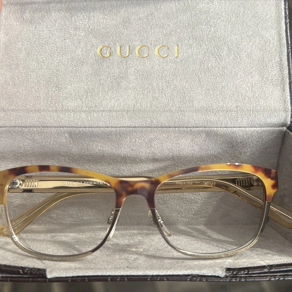 Authentic Gucci luxury designer signature prescr eyeglasses frames with case